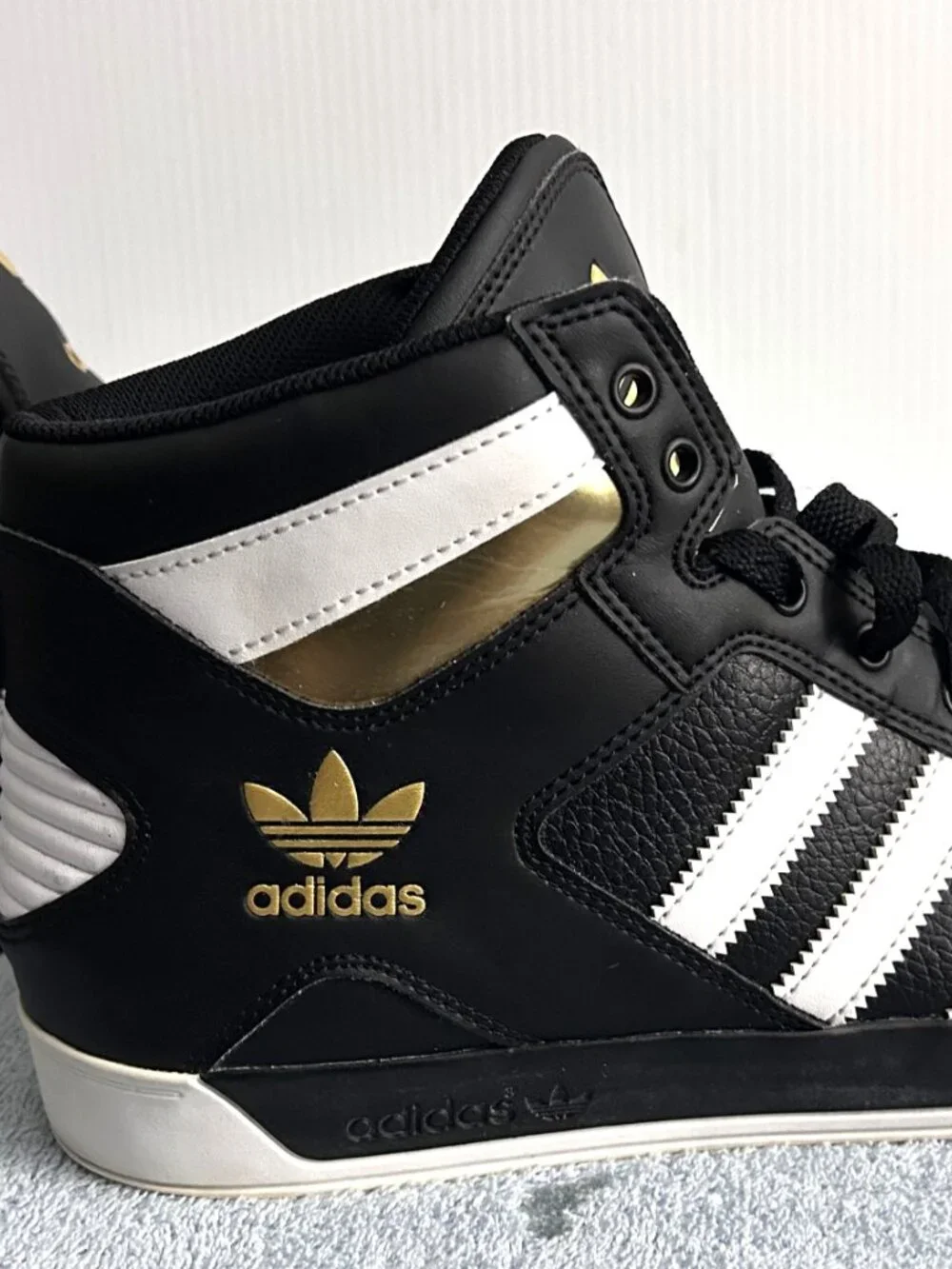 ADIDAS - Picture 10 of 12